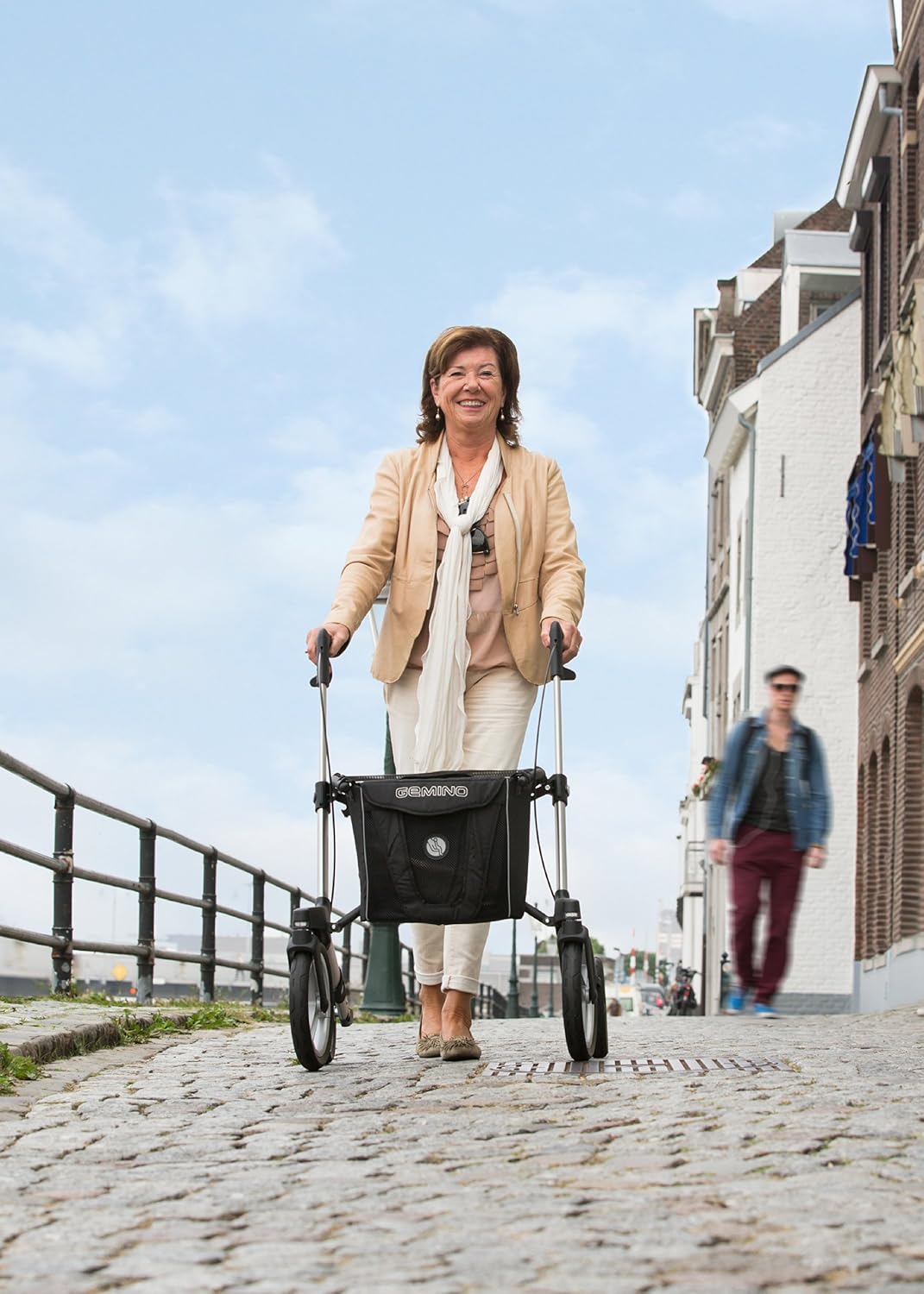Sunrise Medical Handicare Gemino 60 – leichter Aluminium-Rollator mit großen Rädern, Faltmechanismus und Memory-Höhenverstellung